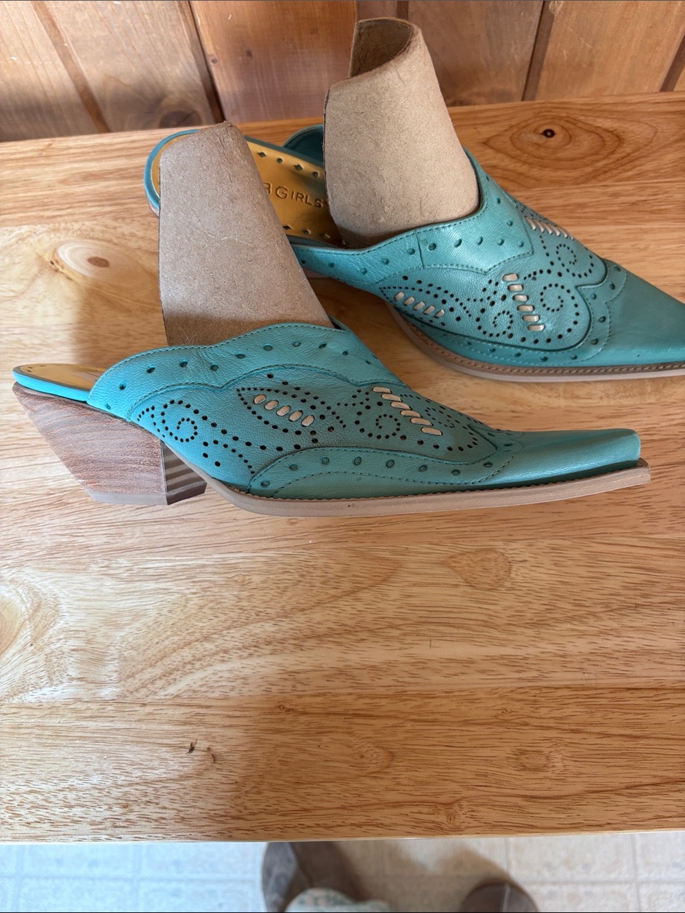 NWOB BCB Girls Leather Mules - Picture 2 of 4